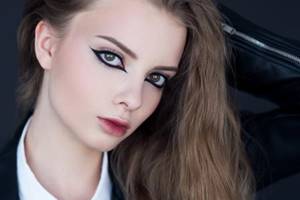 http://makeup.ru/storage/articles/8327/conversions/NIAhc7WFTq3kKfl3MIjsozKYObruMmGV-preview_vertical_full.jpg