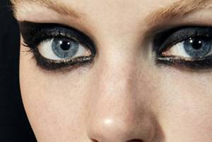 http://makeup.ru/storage/articles/34734/conversions/xRG20j7IqUDJUX9VuKliPsomVq6CsayBUaOxpYvI-content_front.jpg