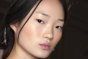 http://makeup.ru/storage/articles/11823/conversions/b8RY6eHVfGWujpEHEyc57smS8eLDua7z-preview_vertical_full.jpg