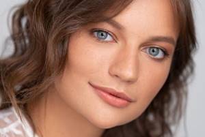 http://makeup.ru/storage/articles/29271/conversions/fIUb8eR0Y9oHXuy6KV3V1Arw4T7dO8Rt-preview_vertical_full.jpg
