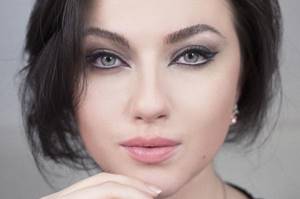 http://makeup.ru/storage/articles/23698/conversions/uDHKeaJVWuKbW3LPDafZKYypmFqm84Ni-preview_vertical_full.jpg